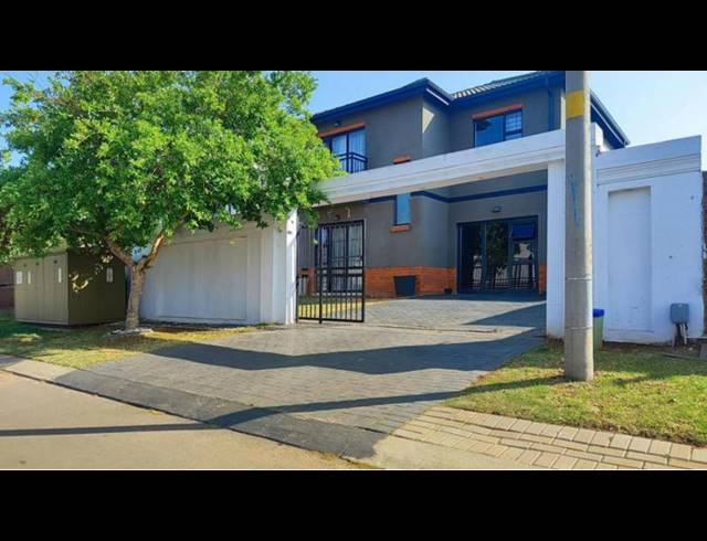 4 BEDROOM HOUSE FOR SALE IN ALBERTSDAL